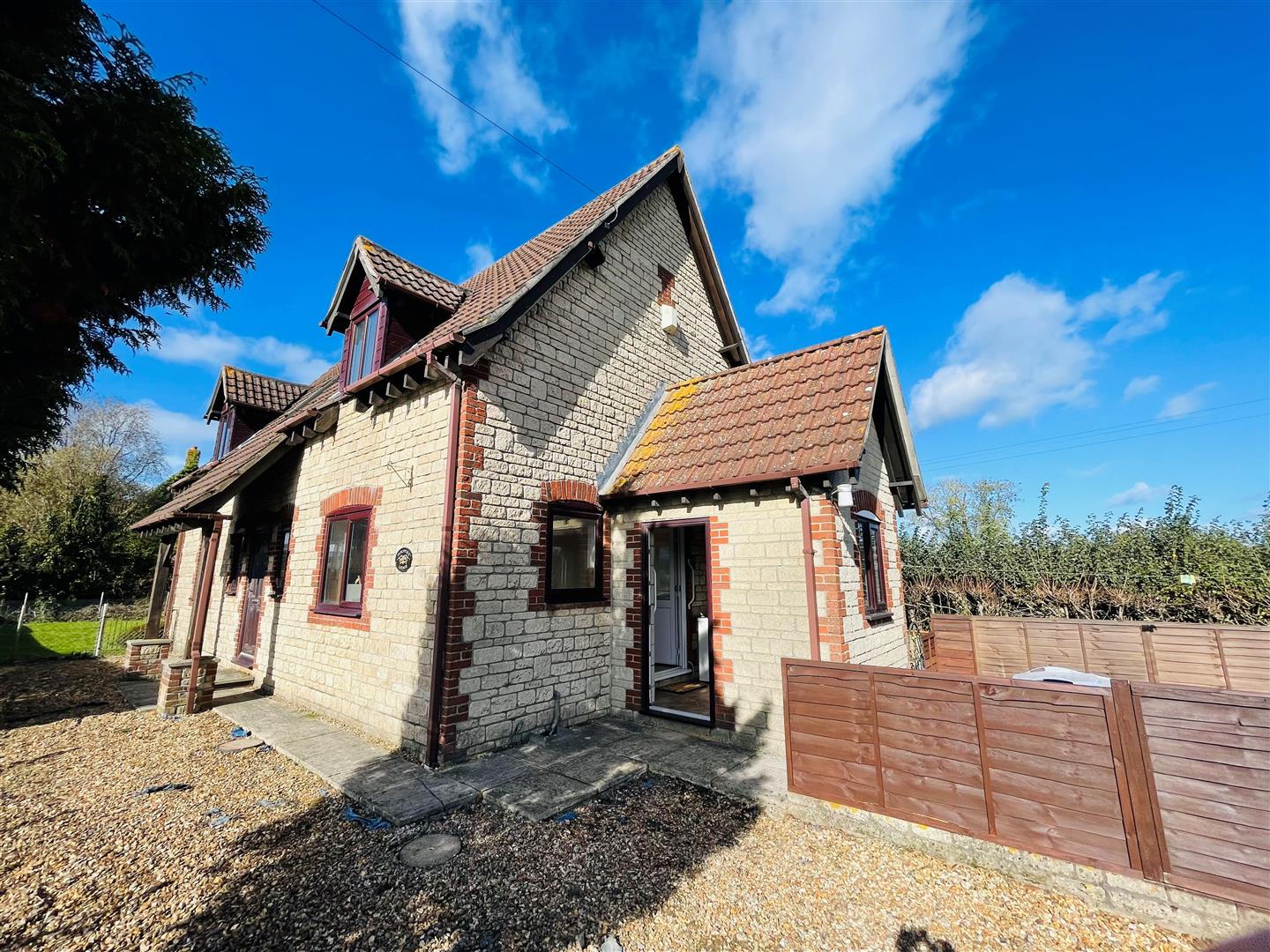 Devizes Road, Bowerhill, Melksham Lock and Key